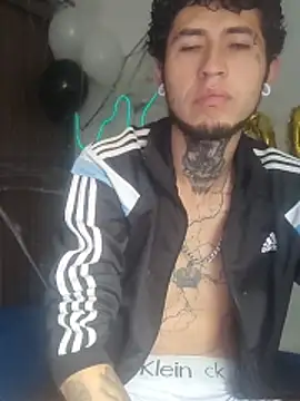 Snapshot of Tattoboy19cm chatting on October 25, 2025, 3:01 pm Tattoboy19cm online show from October 25, 2025, 3:01 pm