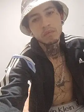 Snapshot of Tattoboy19cm chatting on November 16, 2025, 4:50 am Tattoboy19cm online show from November 16, 2025, 4:50 am