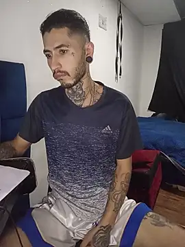 Snapshot of Tattoboy19cm chatting on July 7, 2026, 11:52 pm Tattoboy19cm online show from July 7, 2026, 11:52 pm