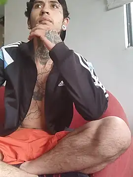 Snapshot of Tattoboy19cm chatting on October 14, 2025, 3:01 pm Tattoboy19cm online show from October 14, 2025, 3:01 pm