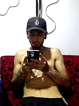 Tattoboy19cm online show from February 13, 2026, 1:22 pm