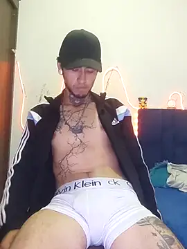 Snapshot of Tattoboy19cm chatting on October 8, 2025, 3:19 am Tattoboy19cm online show from October 8, 2025, 3:19 am