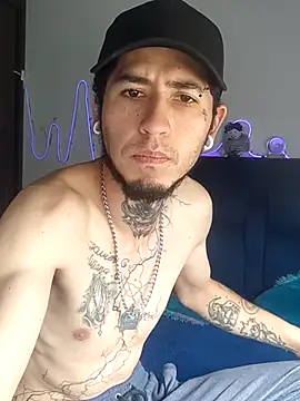 Snapshot of Tattoboy19cm chatting on September 19, 2025, 5:28 pm Tattoboy19cm online show from September 19, 2025, 5:28 pm