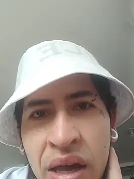 Snapshot of Tattoboy19cm chatting on October 10, 2025, 3:13 pm Tattoboy19cm online show from October 10, 2025, 3:13 pm