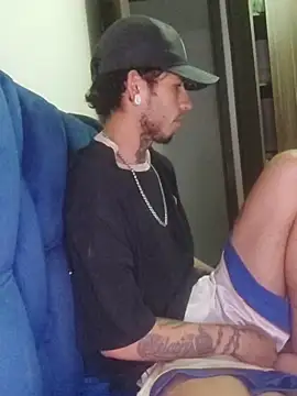 Snapshot of Tattoboy19cm chatting on November 29, 2025, 3:06 am Tattoboy19cm online show from November 29, 2025, 3:06 am