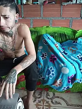 Tattoboy19cm online show from April 20, 2026, 3:35 pm