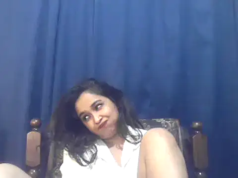 Snapshot of cute_indianxo chatting on November 4, 2025, 7:06 pm cute indianxo online show from November 4, 2025, 7:06 pm