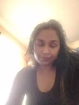 Snapshot of cute_indianxo chatting on July 18, 2026, 12:47 pm cute indianxo online show from July 18, 2026, 12:47 pm