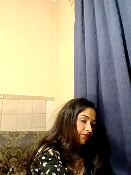 cute indianxo online show from April 16, 2026, 9:39 pm