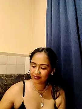 cute indianxo online show from April 15, 2026, 9:04 pm