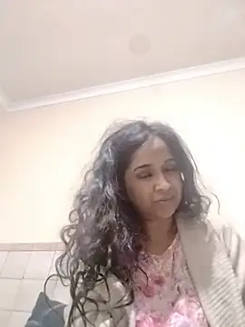 Snapshot of cute_indianxo chatting on June 24, 2026, 4:00 am cute indianxo online show from June 24, 2026, 4:00 am
