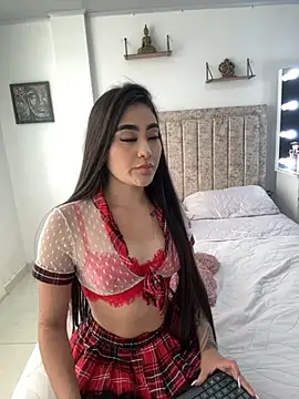 Snapshot of EmiilyEvans_ chatting on October 23, 2025, 9:46 pm EmiilyEvans online show from October 23, 2025, 9:46 pm