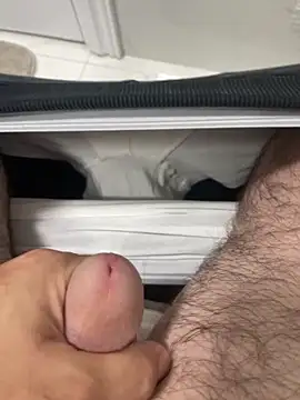 Snapshot of Heros2000 chatting on October 22, 2025, 12:59 pm Heros2000 online show from October 22, 2025, 12:59 pm