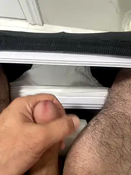 Snapshot of Heros2000 chatting on October 25, 2025, 7:40 am Heros2000 online show from October 25, 2025, 7:40 am