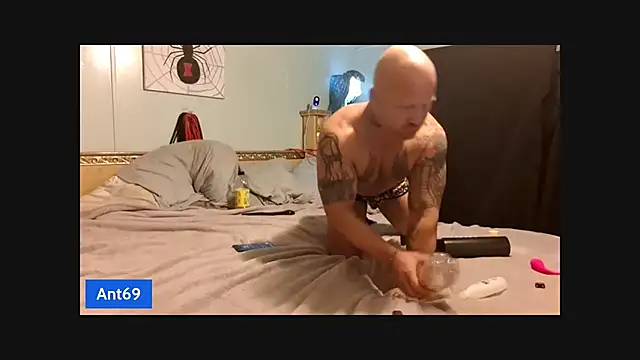 Snapshot of AntMeich6969 chatting on November 2, 2025, 1:21 am AntMeich6969 online show from November 2, 2025, 1:21 am