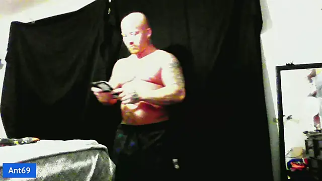 Snapshot of AntMeich6969 chatting on September 28, 2025, 11:55 pm AntMeich6969 online show from September 28, 2025, 11:55 pm