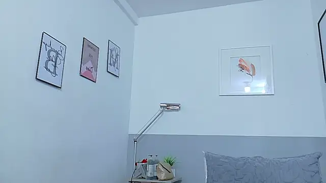 Snapshot of cutepetitee chatting on October 24, 2025, 7:57 pm cutepetitee online show from October 24, 2025, 7:57 pm