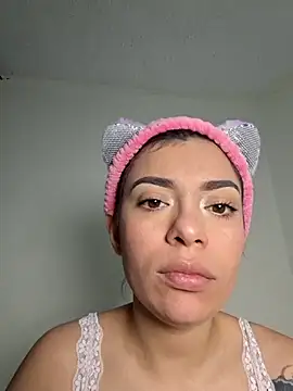 AmaiaSalvatore online show from September 20, 2025, 9:20 pm