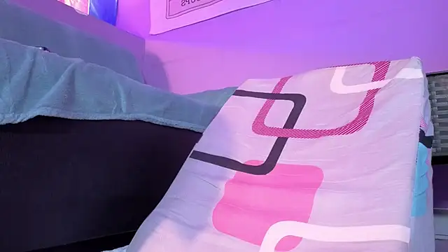 Snapshot of Gaia_Gatex chatting on October 8, 2025, 12:39 pm Gaia Gatex online show from October 8, 2025, 12:39 pm