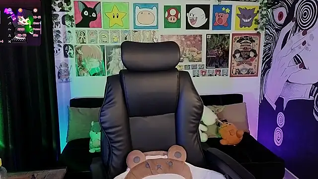 Yuhwan  online show from November 16, 2025, 9:30 pm