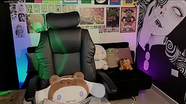 Yuhwan  online show from September 26, 2025, 11:11 pm