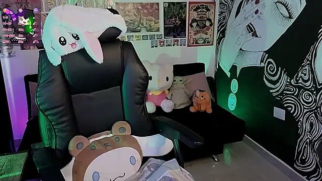 Yuhwan  online show from September 17, 2025, 8:33 pm