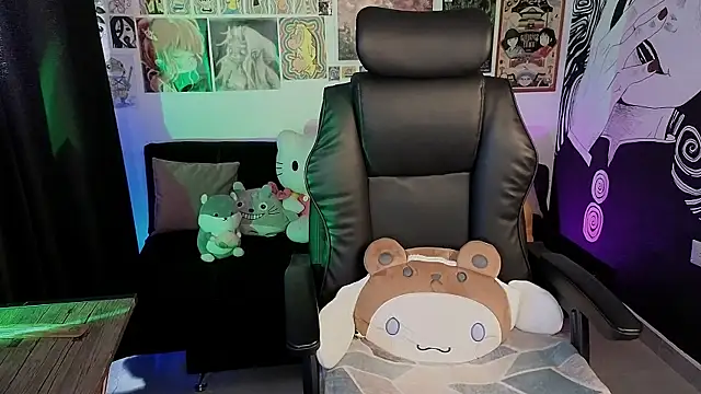 Yuhwan  online show from September 22, 2025, 8:04 pm