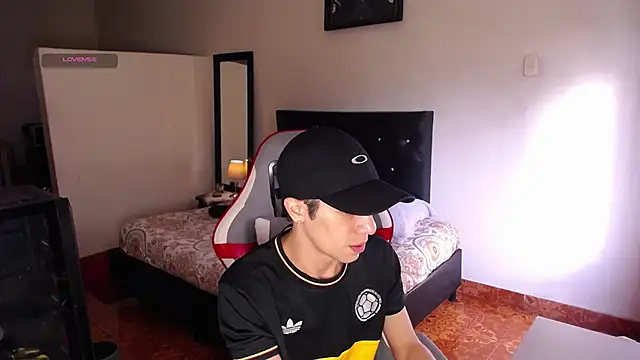 Snapshot of santiago_cutex chatting on June 22, 2026, 12:24 pm santiago cutex online show from June 22, 2026, 12:24 pm