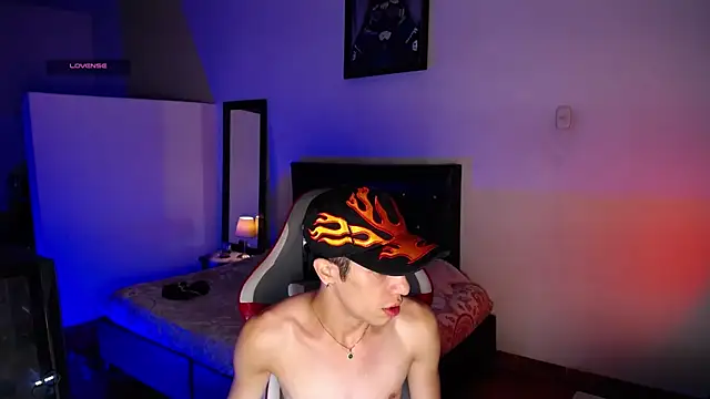 Snapshot of santiago_cutex chatting on June 20, 2026, 4:23 pm santiago cutex online show from June 20, 2026, 4:23 pm