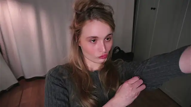 lisa schiele online show from February 19, 2026, 8:17 pm