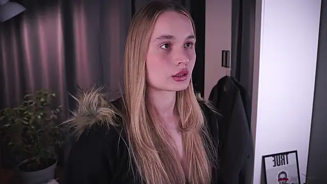 lisa schiele online show from November 4, 2025, 8:23 pm