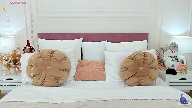 ElzaJons online show from December 18, 2025, 6:18 am