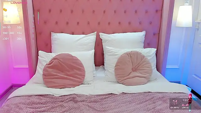 ElzaJons online show from April 21, 2026, 12:23 pm