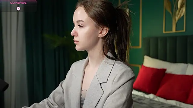 MarySparkle online show from February 18, 2026, 4:43 am