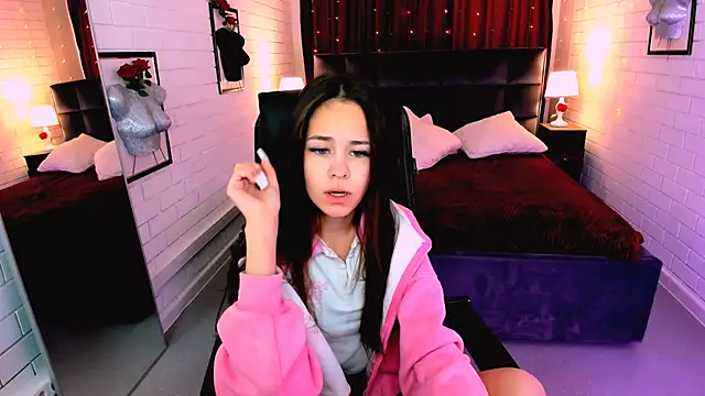 Snapshot of UliaNeer chatting on October 4, 2025, 5:09 am UliaNeer online show from October 4, 2025, 5:09 am