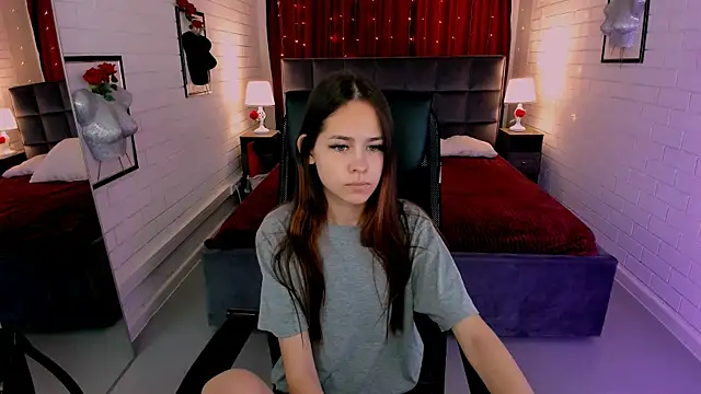 Snapshot of UliaNeer chatting on September 29, 2025, 5:03 am UliaNeer online show from September 29, 2025, 5:03 am