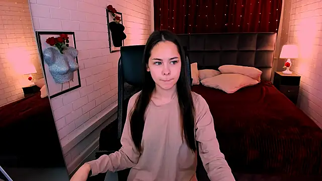 Snapshot of UliaNeer chatting on November 7, 2025, 5:12 am UliaNeer online show from November 7, 2025, 5:12 am