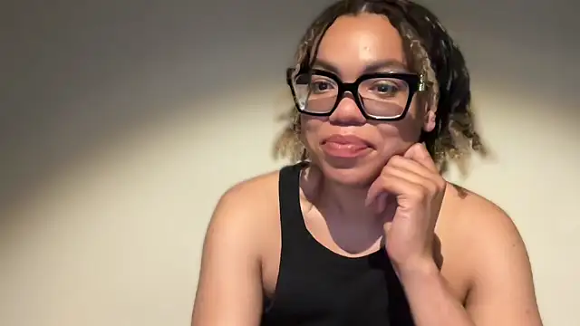 Snapshot of zahrabliss chatting on June 12, 2026, 3:26 am zahrabliss online show from June 12, 2026, 3:26 am
