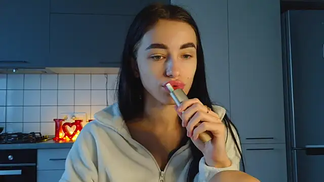 Snapshot of EvaMelnik chatting on September 25, 2025, 2:34 pm EvaMelnik online show from September 25, 2025, 2:34 pm