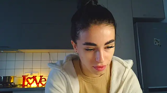 Snapshot of EvaMelnik chatting on October 3, 2025, 2:29 pm EvaMelnik online show from October 3, 2025, 2:29 pm