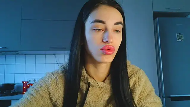 Snapshot of EvaMelnik chatting on November 14, 2025, 1:37 pm EvaMelnik online show from November 14, 2025, 1:37 pm