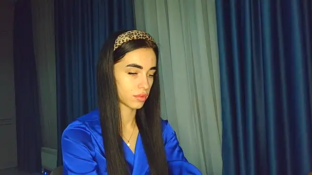 Snapshot of EvaMelnik chatting on November 18, 2025, 6:55 pm EvaMelnik online show from November 18, 2025, 6:55 pm