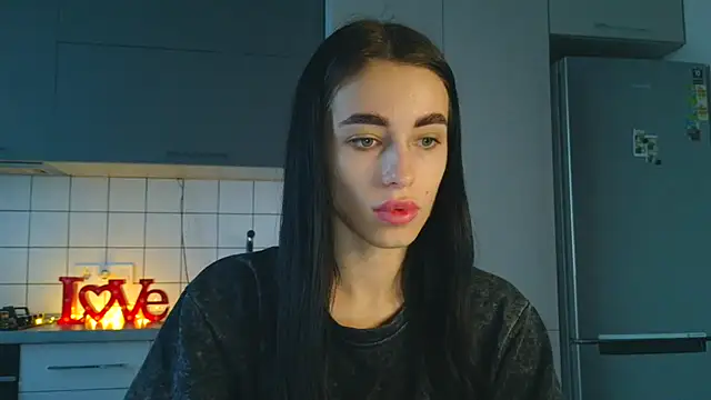 Snapshot of EvaMelnik chatting on September 24, 2025, 3:07 pm EvaMelnik online show from September 24, 2025, 3:07 pm