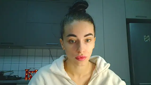 Snapshot of EvaMelnik chatting on November 12, 2025, 4:11 pm EvaMelnik online show from November 12, 2025, 4:11 pm