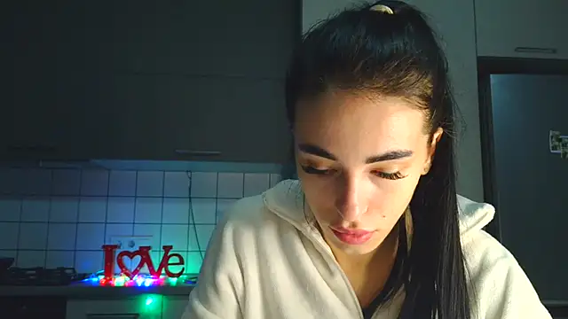 Snapshot of EvaMelnik chatting on October 16, 2025, 5:10 pm EvaMelnik online show from October 16, 2025, 5:10 pm