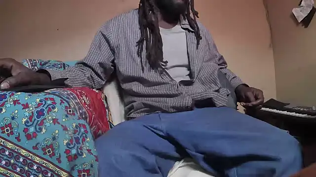 EYEzIAM online show from December 17, 2025, 7:35 am