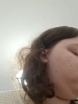 Feuchtekitty92xh online show from October 7, 2025, 5:30 am