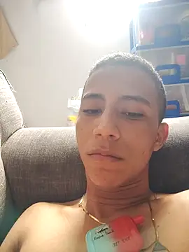 Snapshot of Davig4 chatting on October 7, 2025, 12:50 pm Davig4 online show from October 7, 2025, 12:50 pm