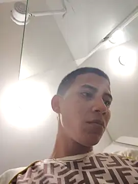 Snapshot of Davig4 chatting on September 28, 2025, 3:13 am Davig4 online show from September 28, 2025, 3:13 am