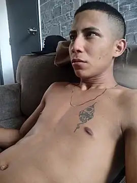 Snapshot of Davig4 chatting on October 14, 2025, 8:42 pm Davig4 online show from October 14, 2025, 8:42 pm